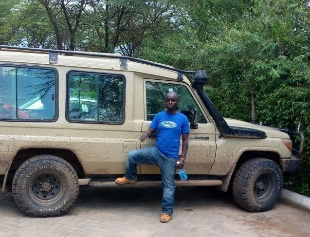 Toyota Land Cruiser 4x4 tourist safari van for hire in Eldoret Kenya